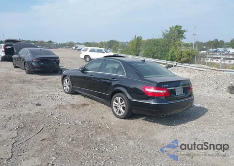 2011 Mercedes-Benz E 350 4Matic z USA, uszkodzony, nr VIN WDDHF8HB1BA424909